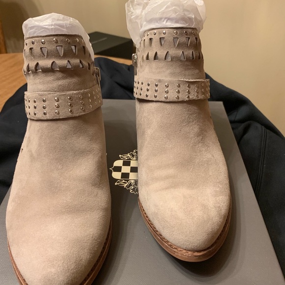 Ankle Boots - Picture 2 of 3